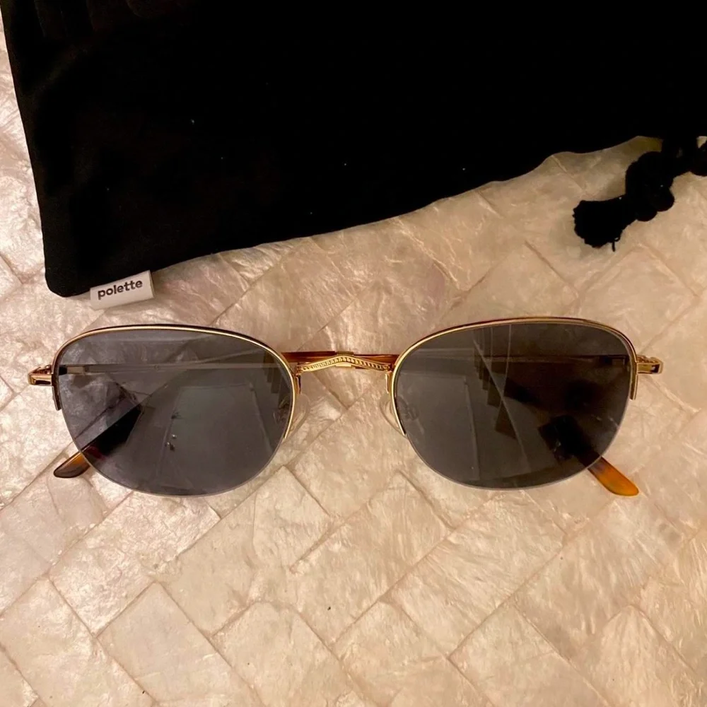 NWT Polarized designer polette sunglasses comes with hard travel case & dust bag